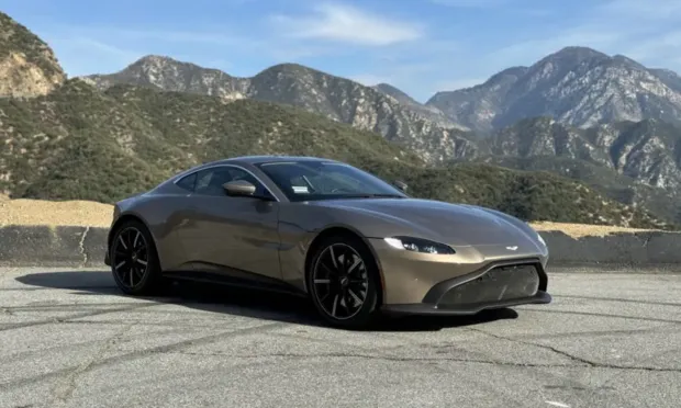 Aston Martin Vantage 2020