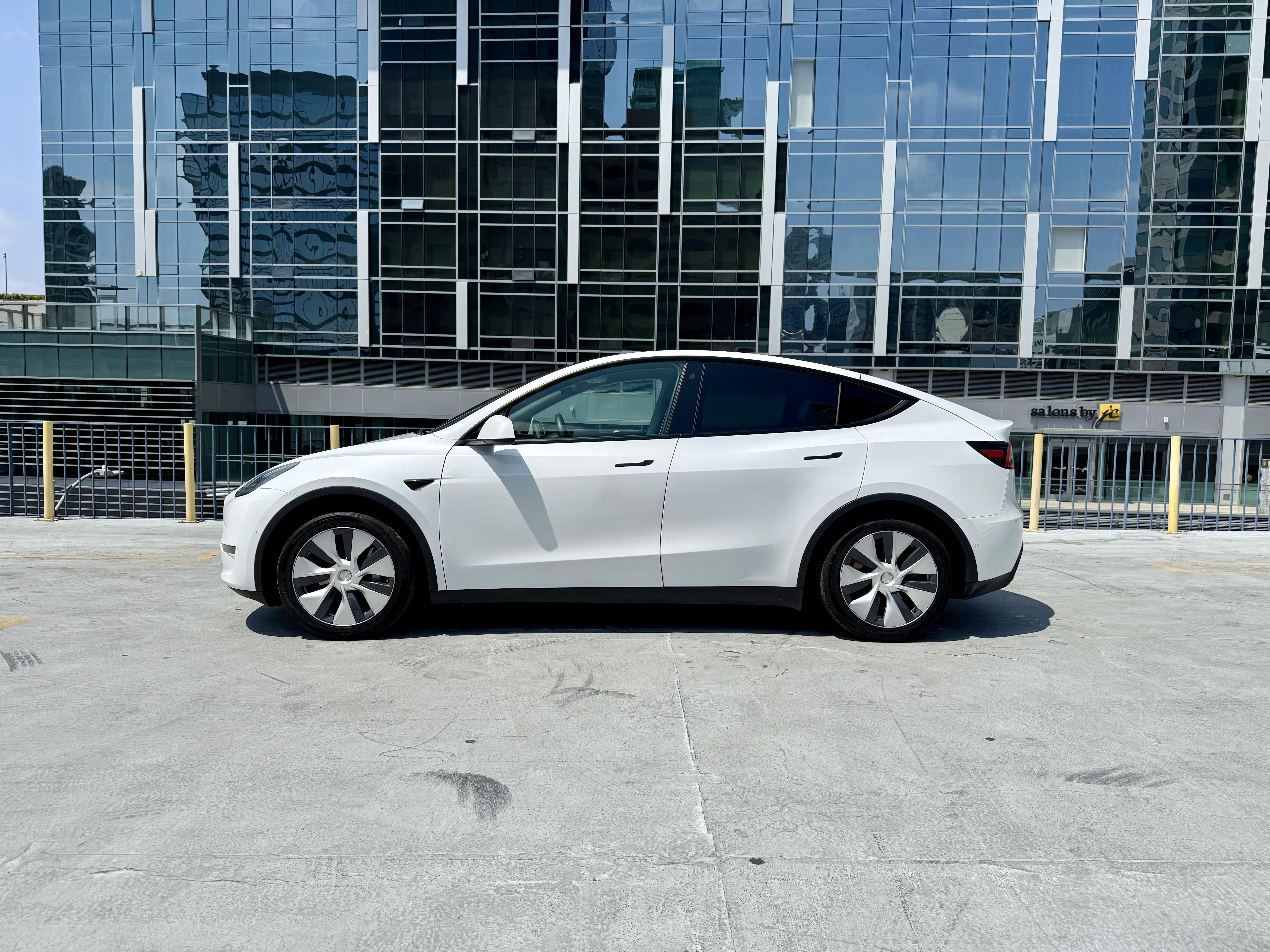 Car carousel image