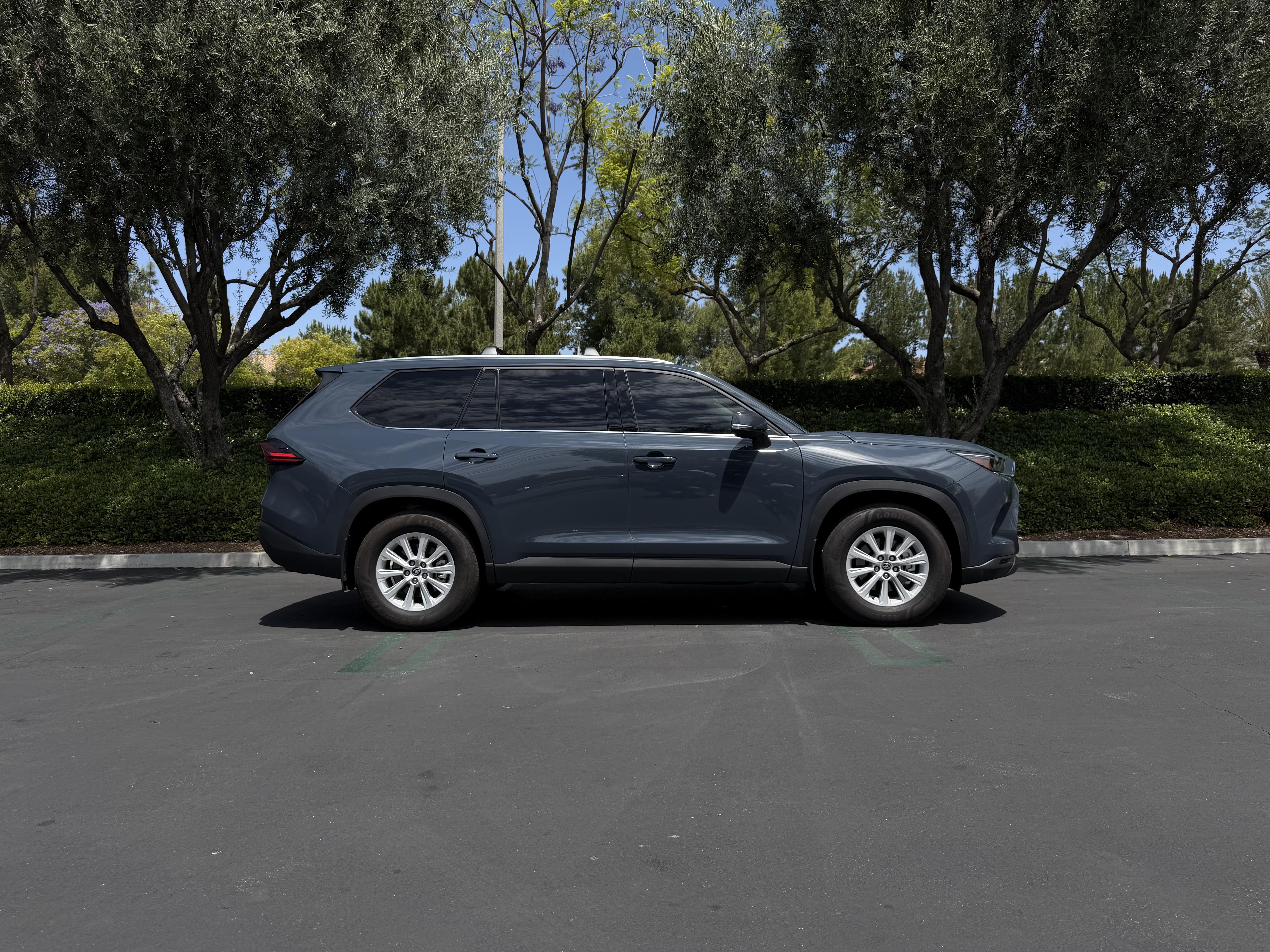 Car carousel image
