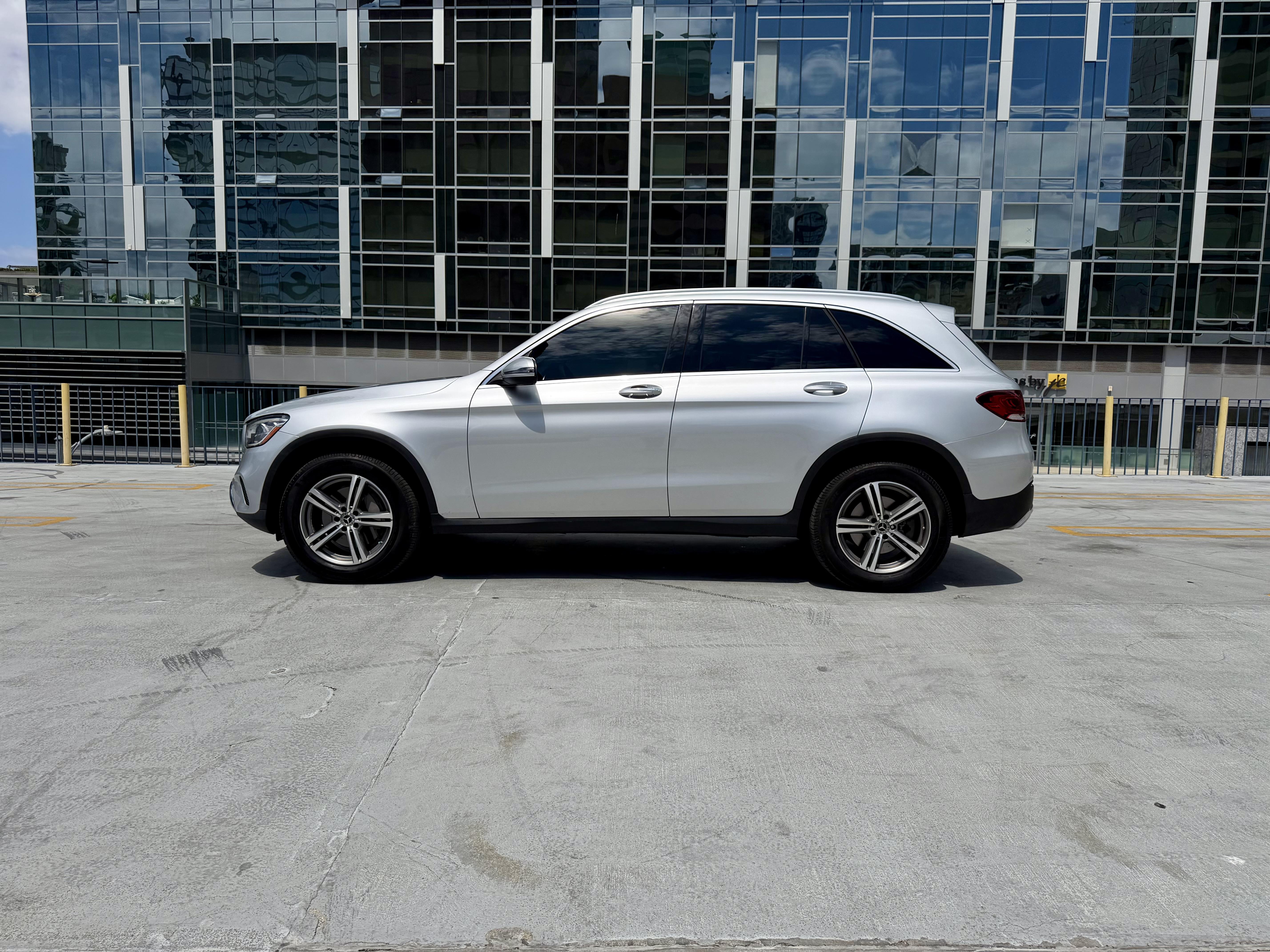 Car carousel image