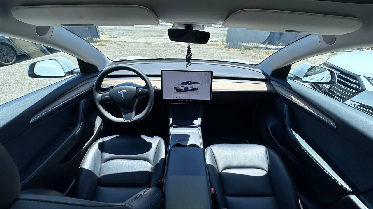 Car carousel image