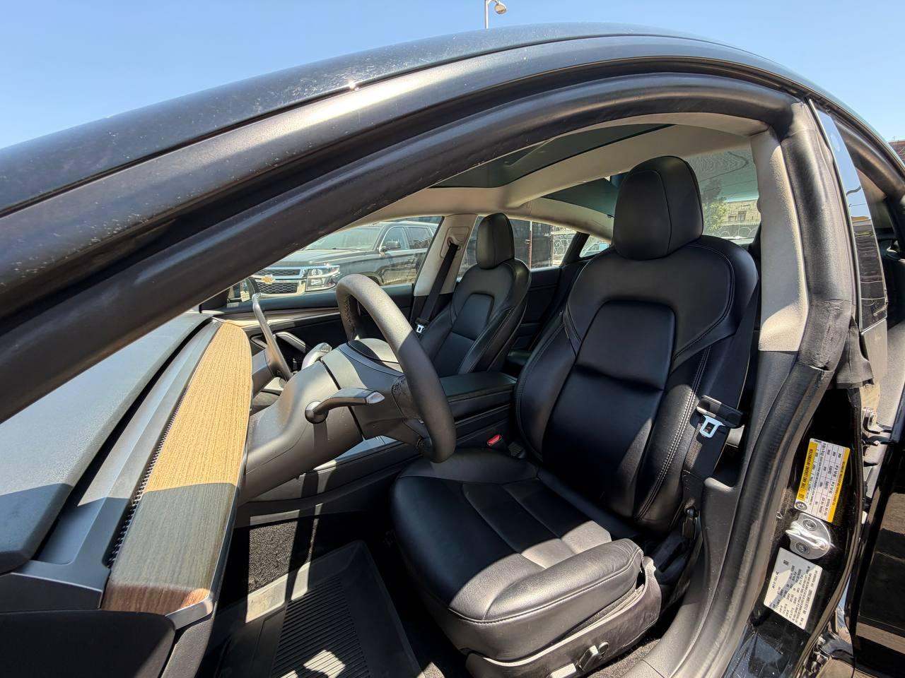 Car carousel image