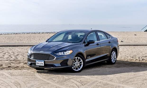 Ford Fusion Hybrid 2019